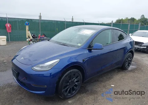 2024 Tesla Model Y Long Range Dual Motor All-Wheel Drive from USA, damaged, VIN 7SAYGAEE3RF117775